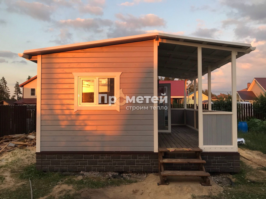 Каркасная баня 3x6 метров с террасой