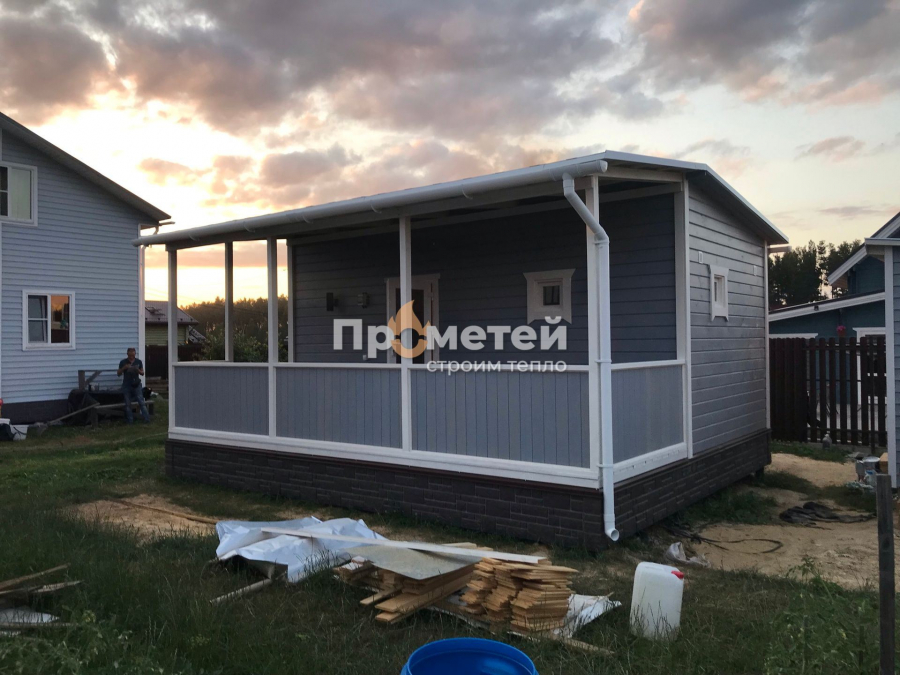 Каркасная баня 3x6 метров с террасой