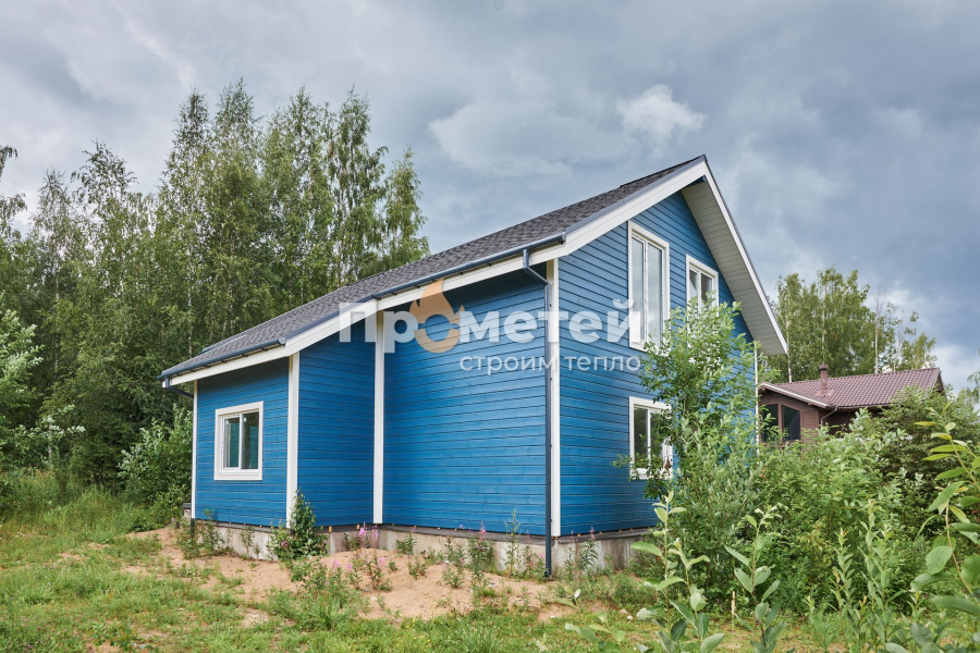Каркасный 1.5-этажный дом 12x13 метров