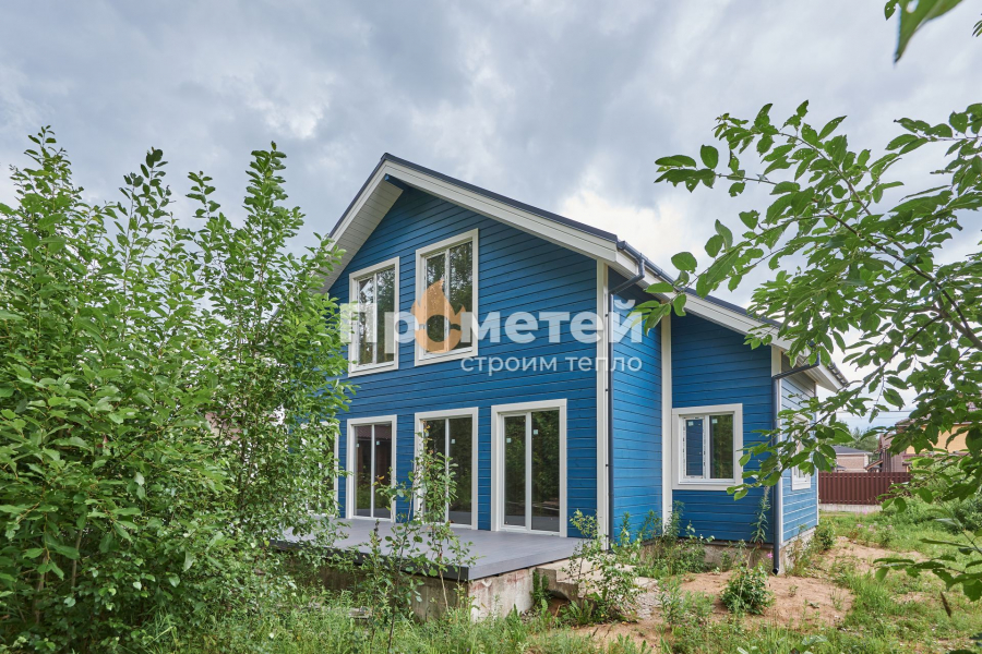 Каркасный 1.5-этажный дом 12x13 метров